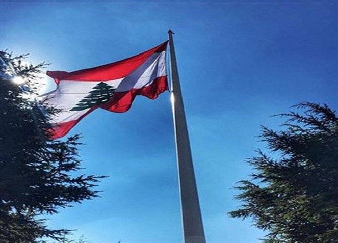 هذا هو أول علم لبناني على جبل أرز فالوغا