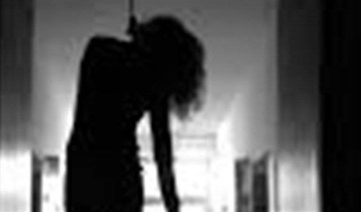 بالصورة - نجمة عربية شهيرة يسيطر عليها الشيطان.. وتنتحر في أحد الفنادق الضخمة!