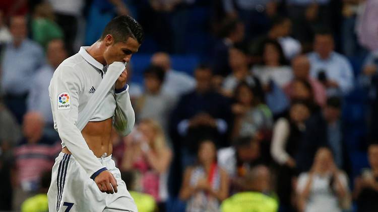 بالفيديو .. هل شتم رونالدو مدربه زيدان؟