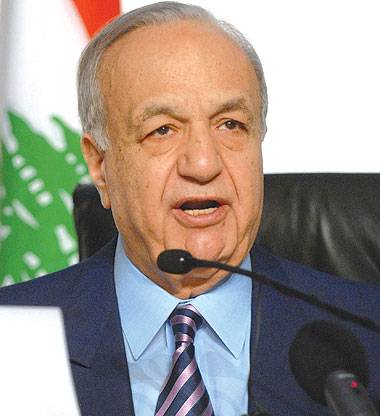 بالفيديو: ميشال المر يتعرض للسرقة!