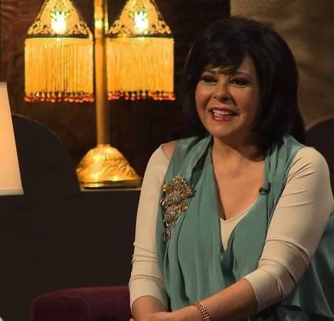 فيديو- إسعاد يونس تصاب بنوبة ضحك على الهواء لسبب غريب