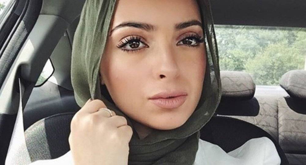 بالصور: محجبة لأول مرة في تاريخ المجلة الجنسية Playboy