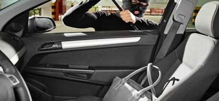 سرق نظارة من سيارة وترك مليون دولار!