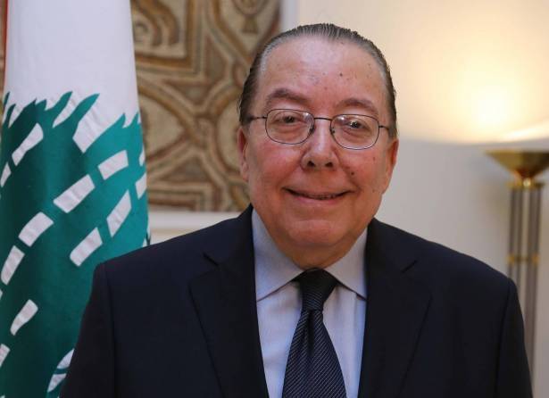 المشنوق عرض لأزمة النفايات مع وفد UNEP