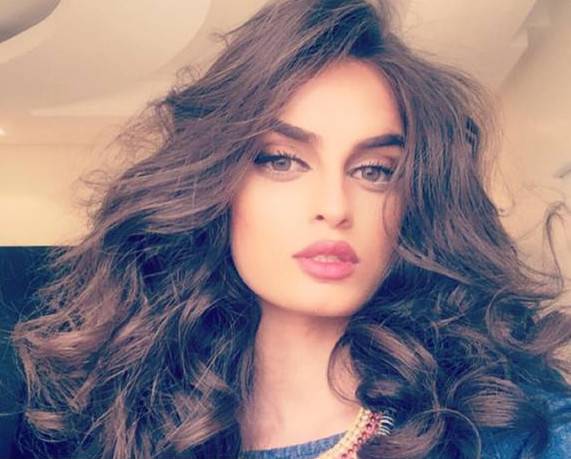 بالصور.. عارضة أزياء عربية تتفوق على النجمات العالميات!