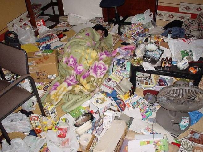 فيديو: شبان انسحبوا من الحياة وانعزلوا في غرفهم والسبب!