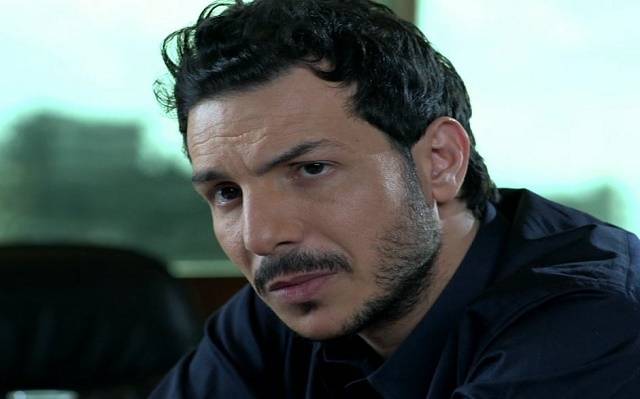من ينتحل شخصية باسل خياط ؟