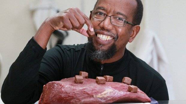 شوكولاتة غريبة نصفها من اللحم البقري!