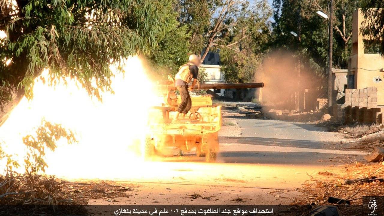 لحظة استهداف أفراد من 
