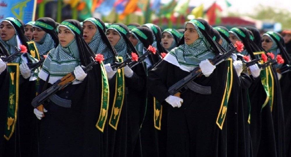 الإيرانيات يقاتلن في كتيبة للقوات الخاصة