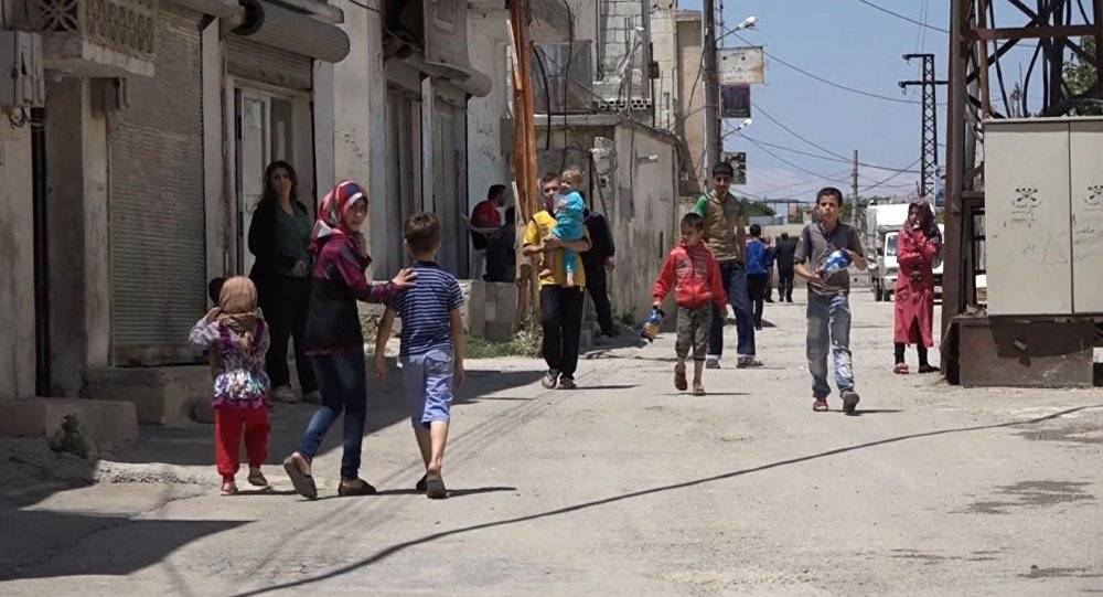 بالفيديو: هكذا عادت الحياة لأحد أحياء حمص بعد رحيل الإرهاب