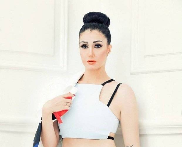 غادة عبد الرازق تثير جدلا واسعا بسبب صورة غير لائقة