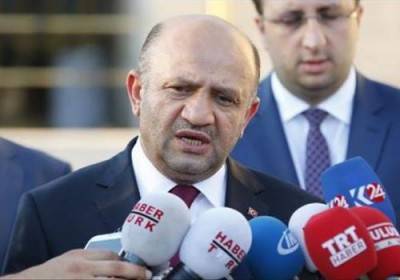 وزير الدفاع التركي سنغلق حدودنا تماما مع سوريا بحلول الربيع المقبل