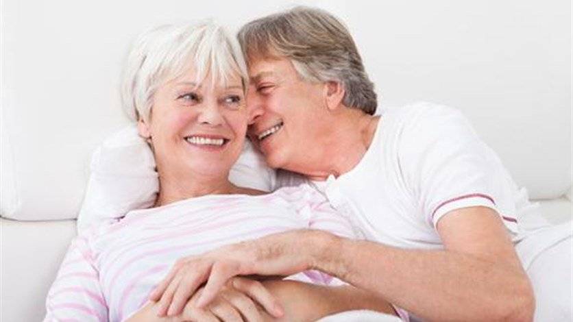 هل التقدّم في السنّ يقتل الرغبة الجنسيّة عند النساء؟