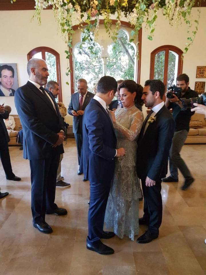 سامي يزور قبر شقيقه بيار.. قبل زواجه
