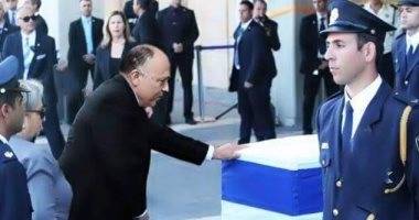 بالصورة الخدعة الكبرى هل لمس وزير خارجية مصر تابوت بيريز؟؟؟