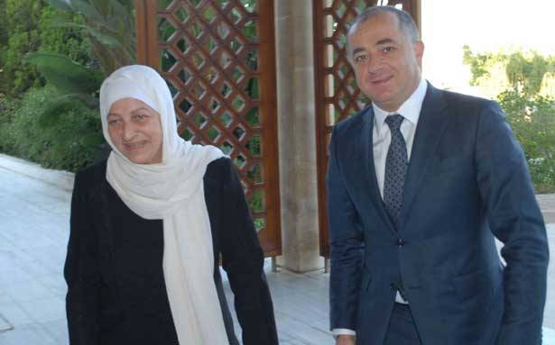 بو صعب زار الحريري وجال
معها في مدرسة رسمية في صيدا