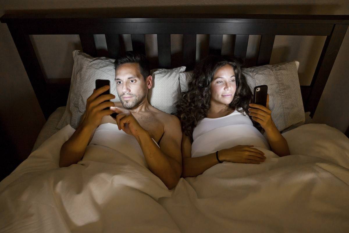 لهذا السبب نحن مدمنون على الهواتف!