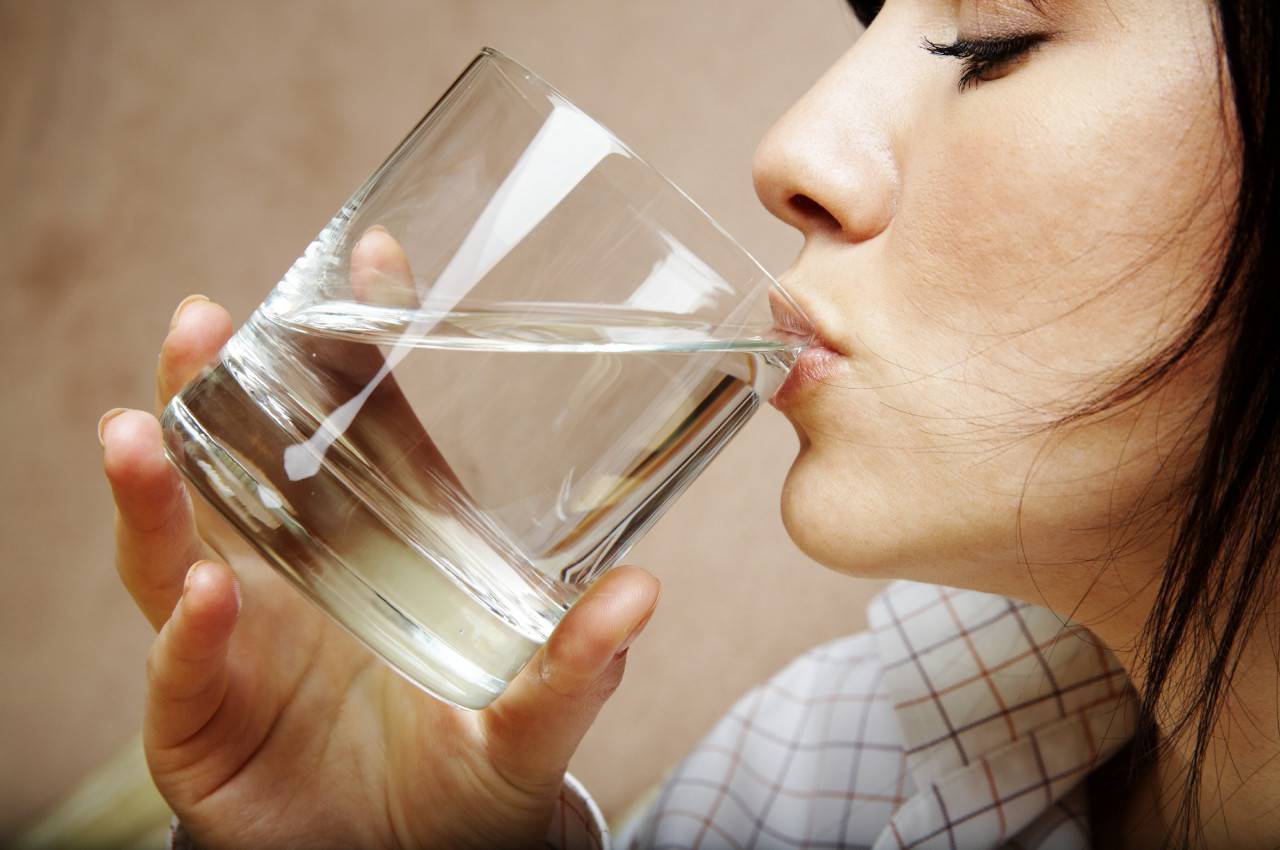 هل نشرب الماء دافئًا.. أم باردًا؟