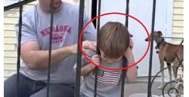 بالفيديو: طفل حشر رأسه في الدرابزين الحديد أمام والده ووالدته وكاد أن يلقى حتفه حتى حدثت المفاجأة!