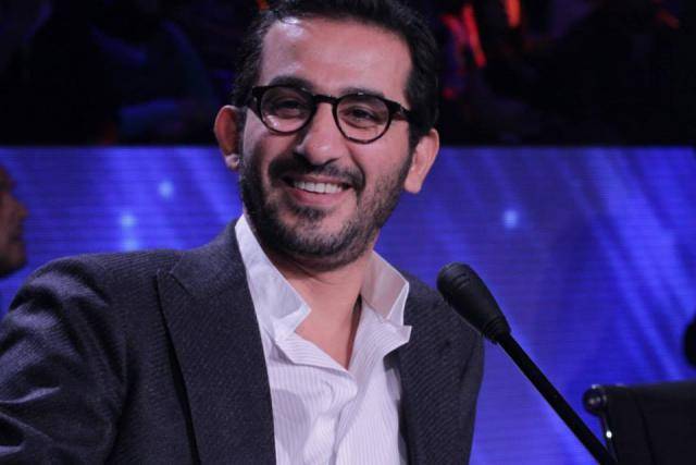 ما المفاجأة التي أسعدت أحمد حلمي؟ (صورة)