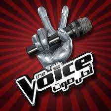 بالصور - نجمة "The Voice" تثير الجدل بملابسها وحجابها المختلف!