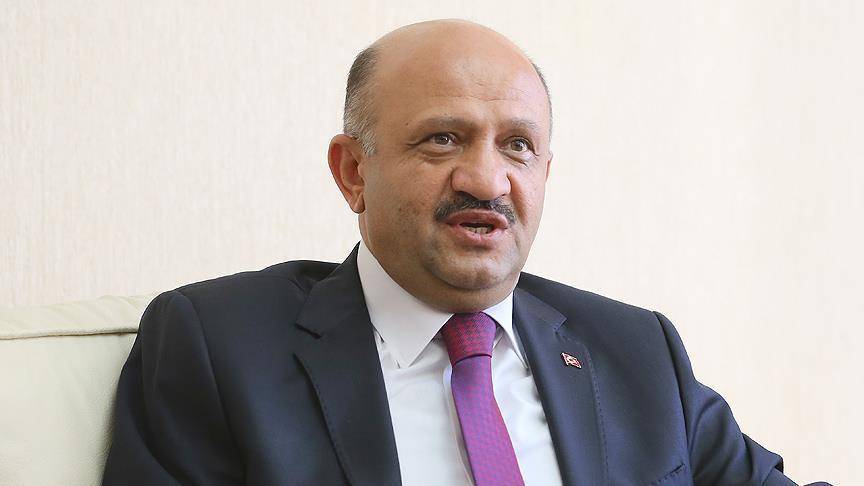 وزير الدفاع التركي يحذر من نزوح مليون شخص من الموصل نحو بلاده