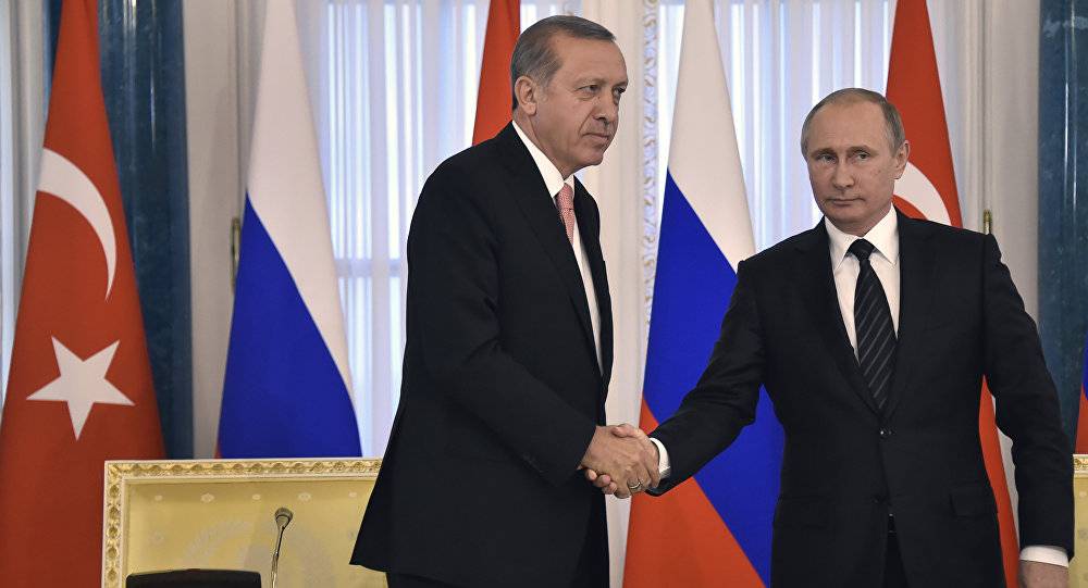 بوتين يبحث الأزمة السورية هاتفيا مع أردوغان