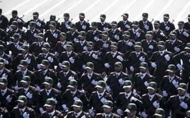 الحرس الثوري الايراني يهدّد البحرية السعودية