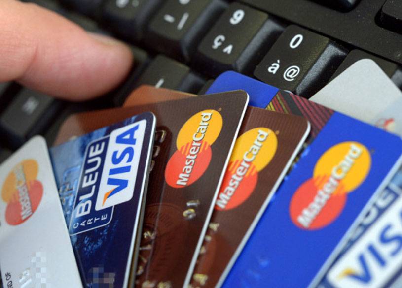 عدد البطاقات الائتمانيّة
يصل الى 2.74 مليون
