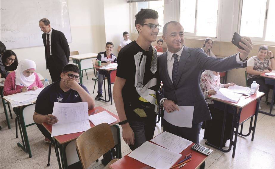 الإمتحانات الرسمية.. هكذا غشّ الأستاذان الثانويان!