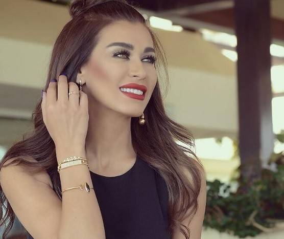 بالفيديو: نادين الراسي تفاجئ جمهورها.. قبل وبعد!