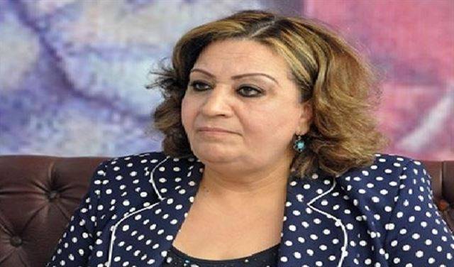 من هذه المرأة التي رفضت التفتيش في المطار والغت سفرها إلى بيروت؟