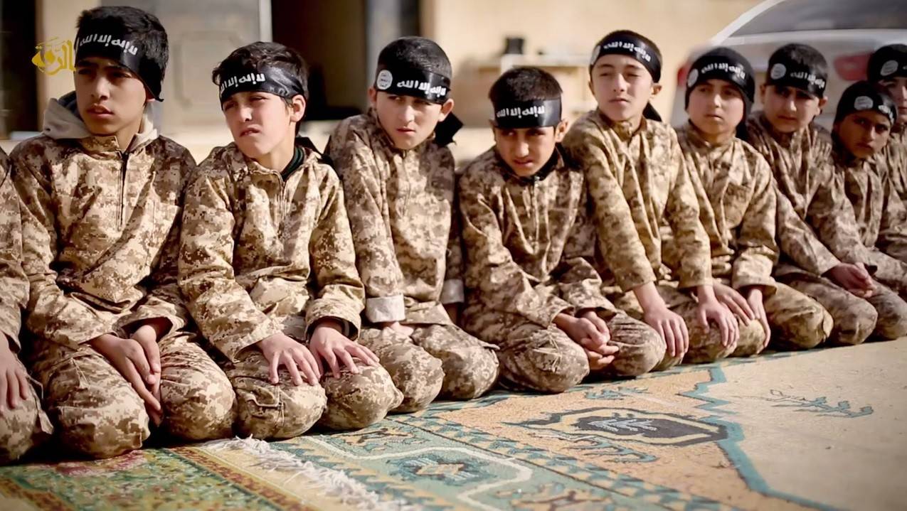 أطفال "الخلافة".. تَيْم الصغير يروي الفظائع ويكشف خفايا داعش