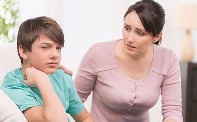 4 حالات استثنائية يمكنك أن تكذبي فيها على طفلك!