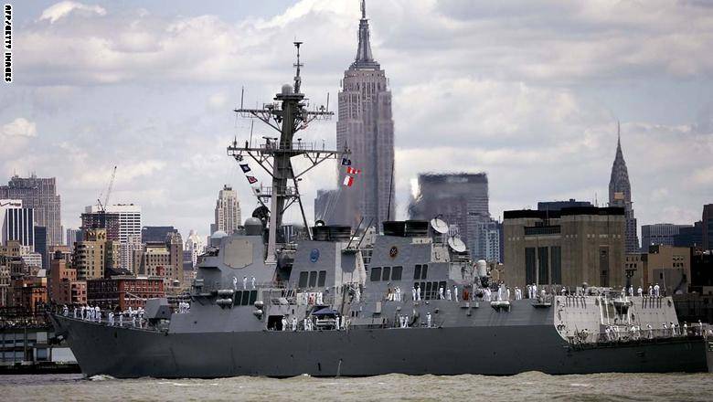 لأول مرة.. صاروخان من مناطق الحوثيين باتجاه سفينة حربية أمريكية