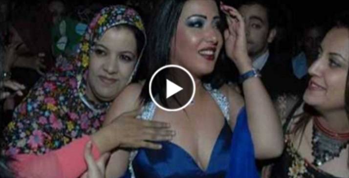 شاهد رد فعل سمية الخشاب بعد التحرش بها من معجبيها