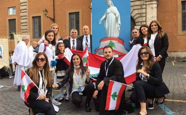 سيدة لبنان ترتفع في ساحة مار بطرس في روما