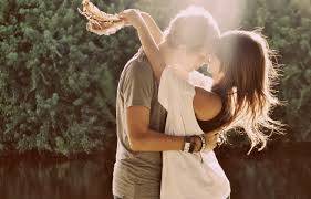 هذا ما يقصده الرجل من خلال طريقة احتضانه لكِ!