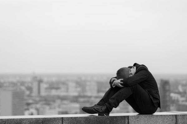 فيديو قاسٍ.. انتحر على "فيسبوك" بعد قصة حب فاشلة