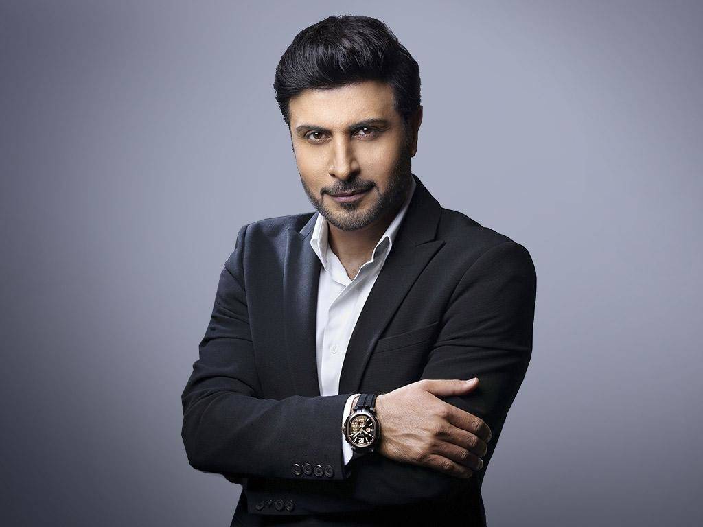 ماذا أهدى ماجد المهندس نجم The Voice علي يوسف؟