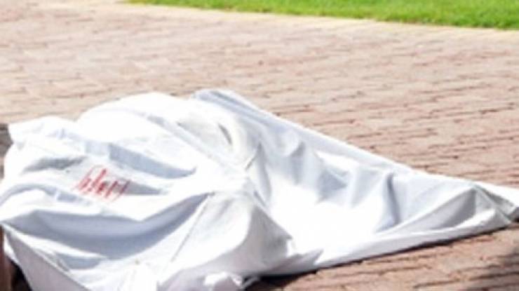 طالب يقتل معلمه داخل الصف.. والسبب صادم جداً!!