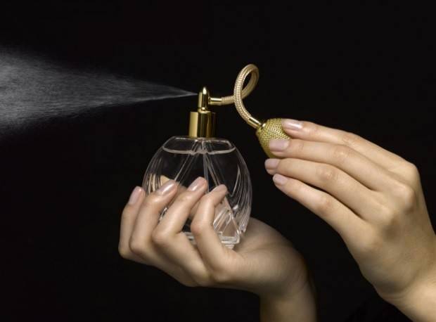 علماء يخبرون عن أخطار قاتلة للعطور