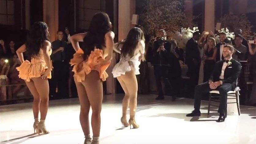 بالفيديو: فاجأت عريسها في حفل زفافهما... فأصبحت نجمة على يوتيوب