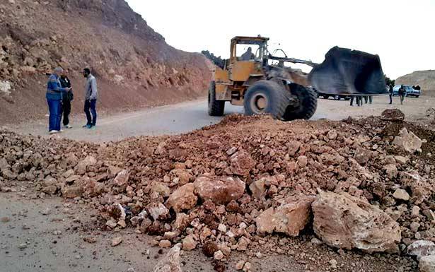 قطع طرقات إثر عمليّات سلب بقوّة السلاح والجيش عمل على فتح طريق الضنيّة ــ الهرمل