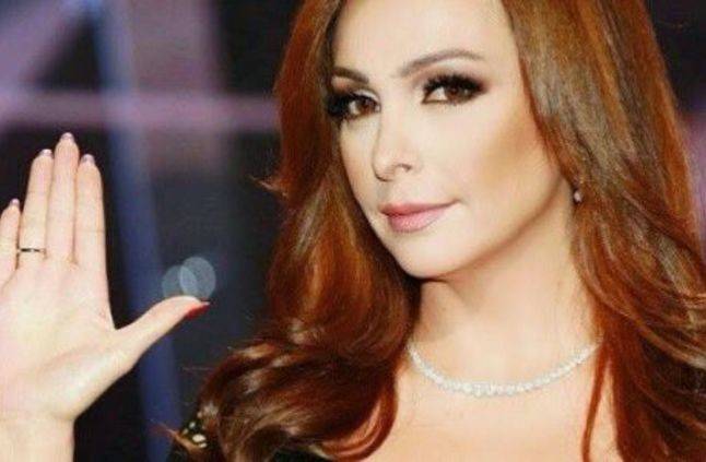 بالصور: بعد نفيها الخضوع لعمليات التجميل.. شاهدوا كيف كانت أمل حجازي!