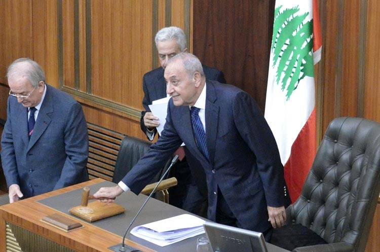 بعد انطلاق الجلسة التشريعية..برّي: لن اصوّت لعون