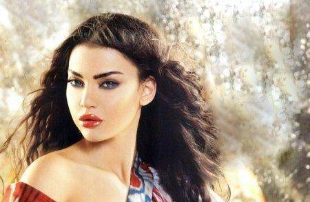 بالصورة: قمر تتعرّض لسخرية عارمة  والسبب لا يصدّق!