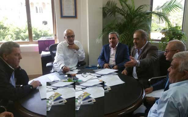 تابع إجراءات تصدير التفاح الى الأسواق الخارجيّة
شهيّب التقى رئيسي نقابة وإتحاد الفلاحين
وأكد أن عمليات مسح الأضرار إنطلقت