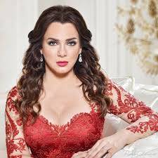 بالصورة- لمن قالت سلاف فواخرجي: “سلامتك يا غالي على قلبي”؟